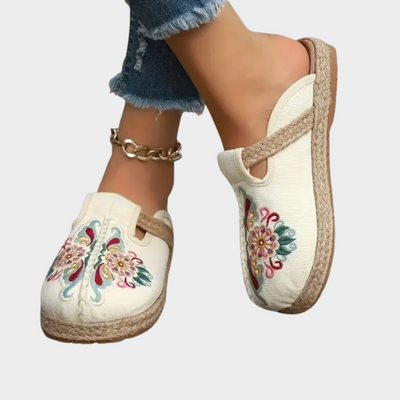 GALE | HANDCRAFTED FLORAL DESIGN SANDALS